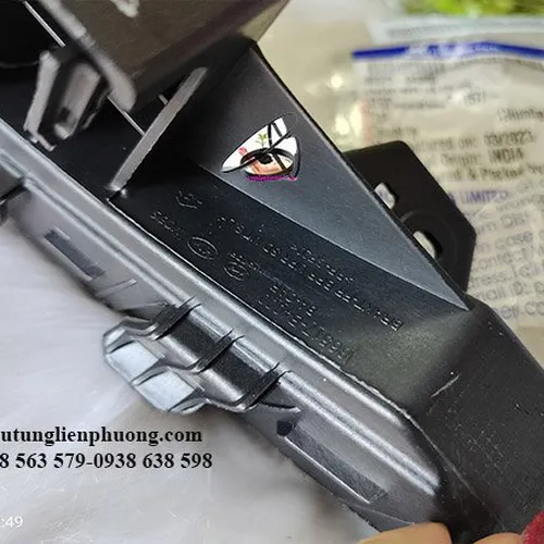 Nẹp cài đèn pha hyundai i10 trái phải chính hãng 86525b4000,86526b4000