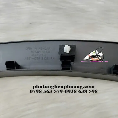 Ốp viền hông hyundai santafe 2021 chính hãng mã 87742-S1AA0CA
