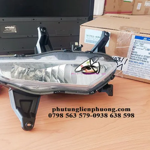 Đèn cản trước hyundai i10 grand bên trái chính hãng 92201B4600