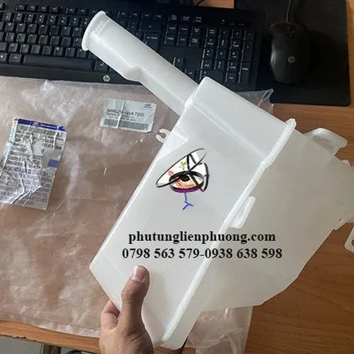 Bình nước rửa kính hyundai i10 chính hãng 98620-b4700