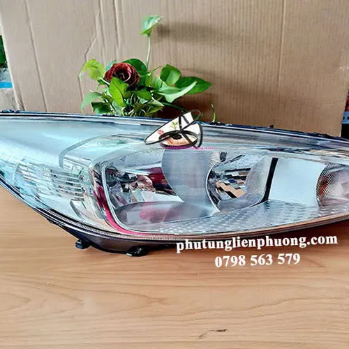 Đèn pha Ford Focus bên phải chính hãng