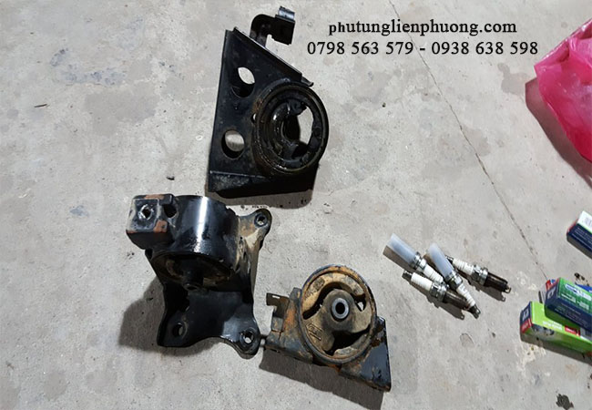 việc lắp đặt không chính xác làm giảm tuổi thọ cao su chân máy đáng kể việc lắp đặt không chính xác làm giảm tuổi thọ cao su chân máy đáng kể