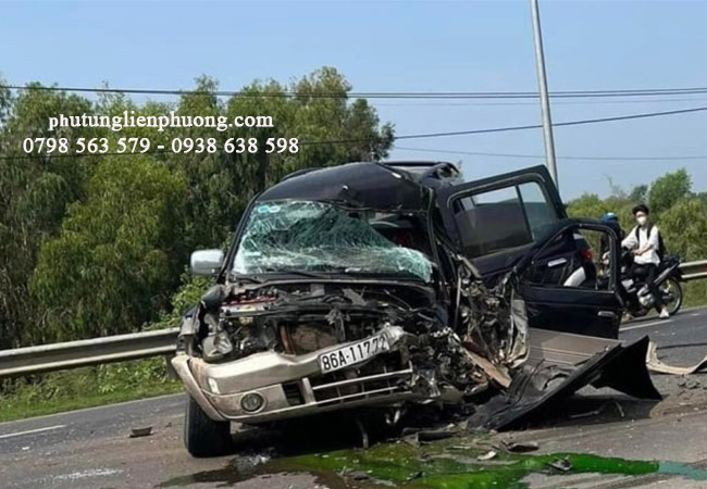 xảy ra tai nạn xe hơi nghiêm trọng vì thiếu an toàn khi sử dụng phụ tùng ford giả  xảy ra tai nạn xe hơi nghiêm trọng vì thiếu an toàn khi sử dụng phụ tùng ford giả