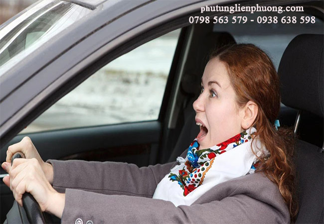 xe dễ mất kiểm soát nếu rô tuyn cân bằng trước accent hỏng xe dễ mất kiểm soát nếu rô tuyn cân bằng trước accent hỏng