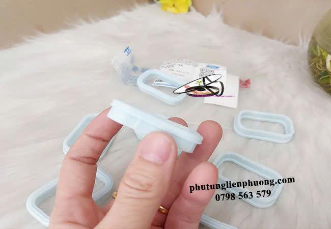 Gioăng cổ hút gió Ford Ranger bị hư hỏng gây hiện tượng rung lắc khi khởi động hoặc tăng tốc Gioăng cổ hút gió Ford Ranger bị hư hỏng gây hiện tượng rung lắc khi khởi động hoặc tăng tốc