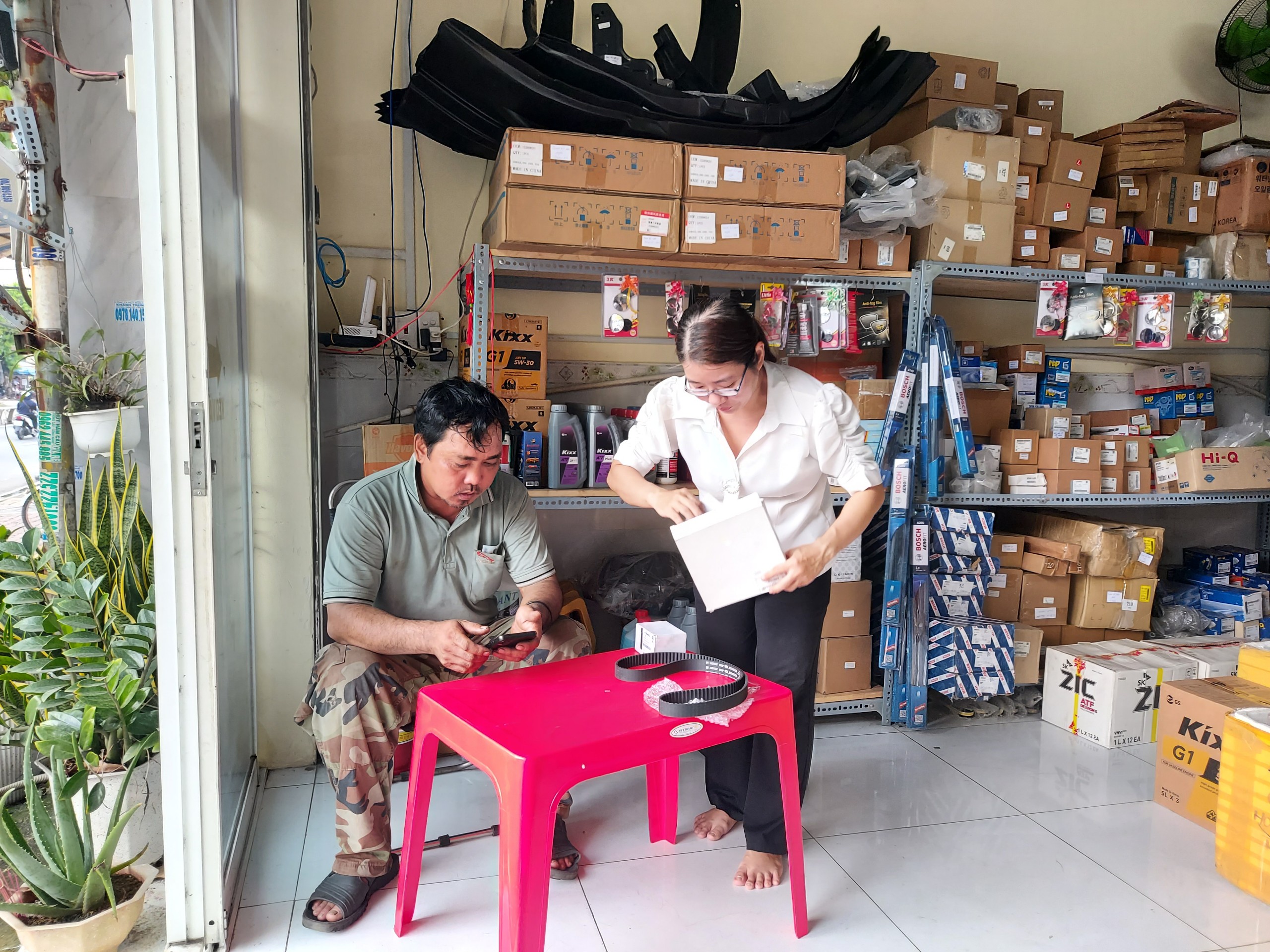 Liên Phương luôn tận tâm với các bác về phụ tùng chính hãng Liên Phương luôn tận tâm với các bác về phụ tùng chính hãng