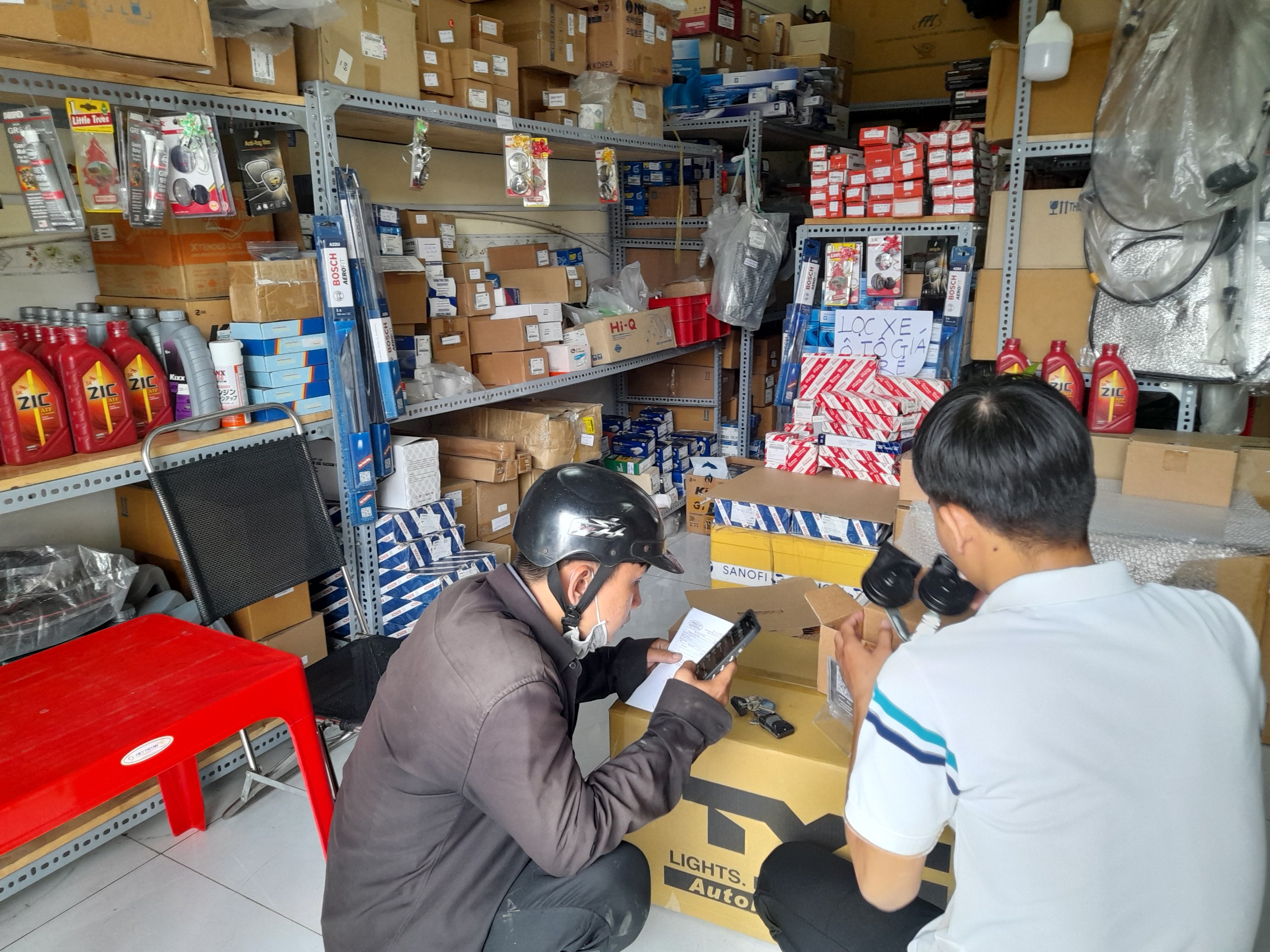 hỗ trợ tận tình trong việc mua hàng ở phụ tùng Liên Phương hỗ trợ tận tình trong việc mua hàng ở phụ tùng Liên Phương