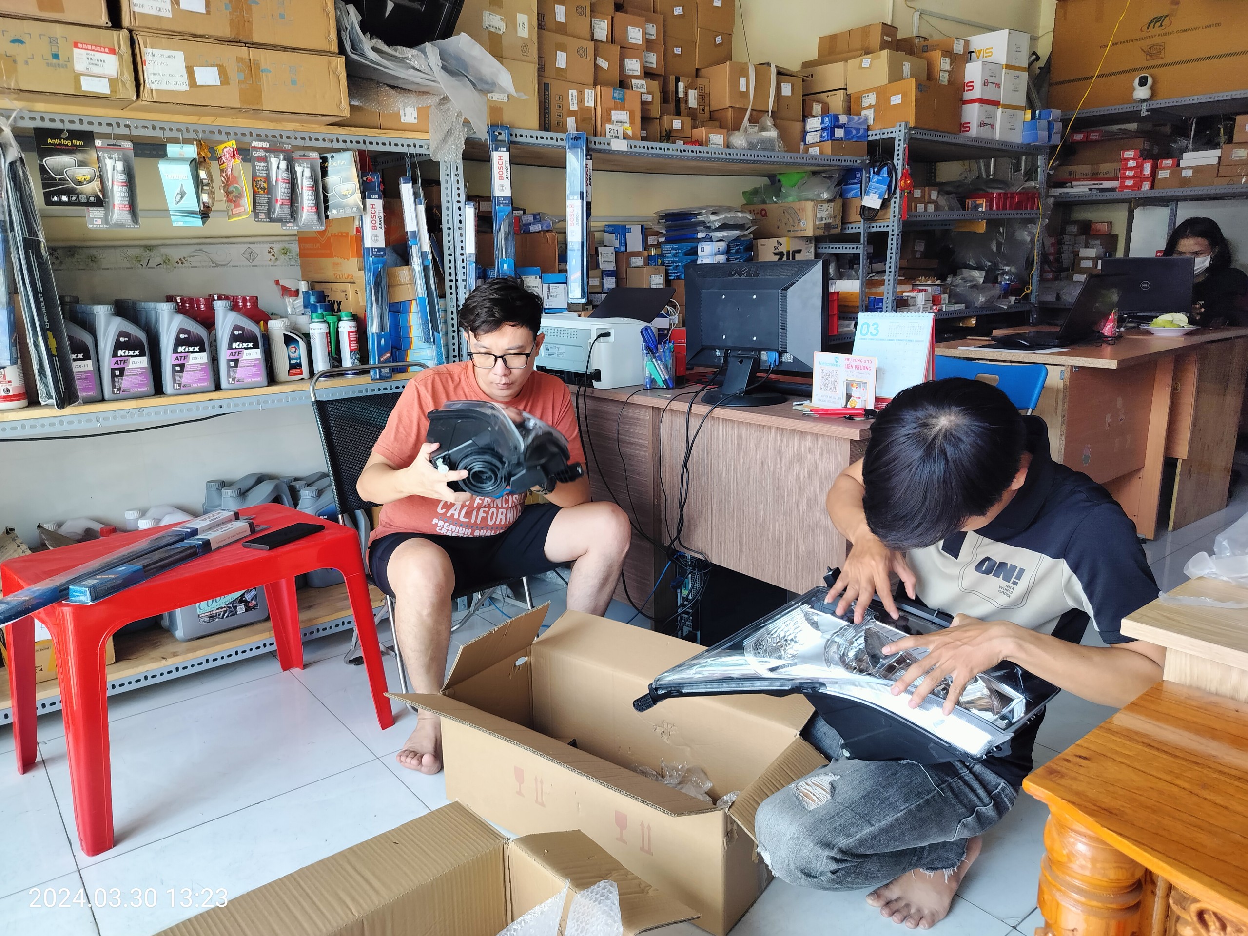 phục vụ tận tình,tư vấn tận tâm tại phụ tùng liên phương phục vụ tận tình,tư vấn tận tâm tại phụ tùng liên phương