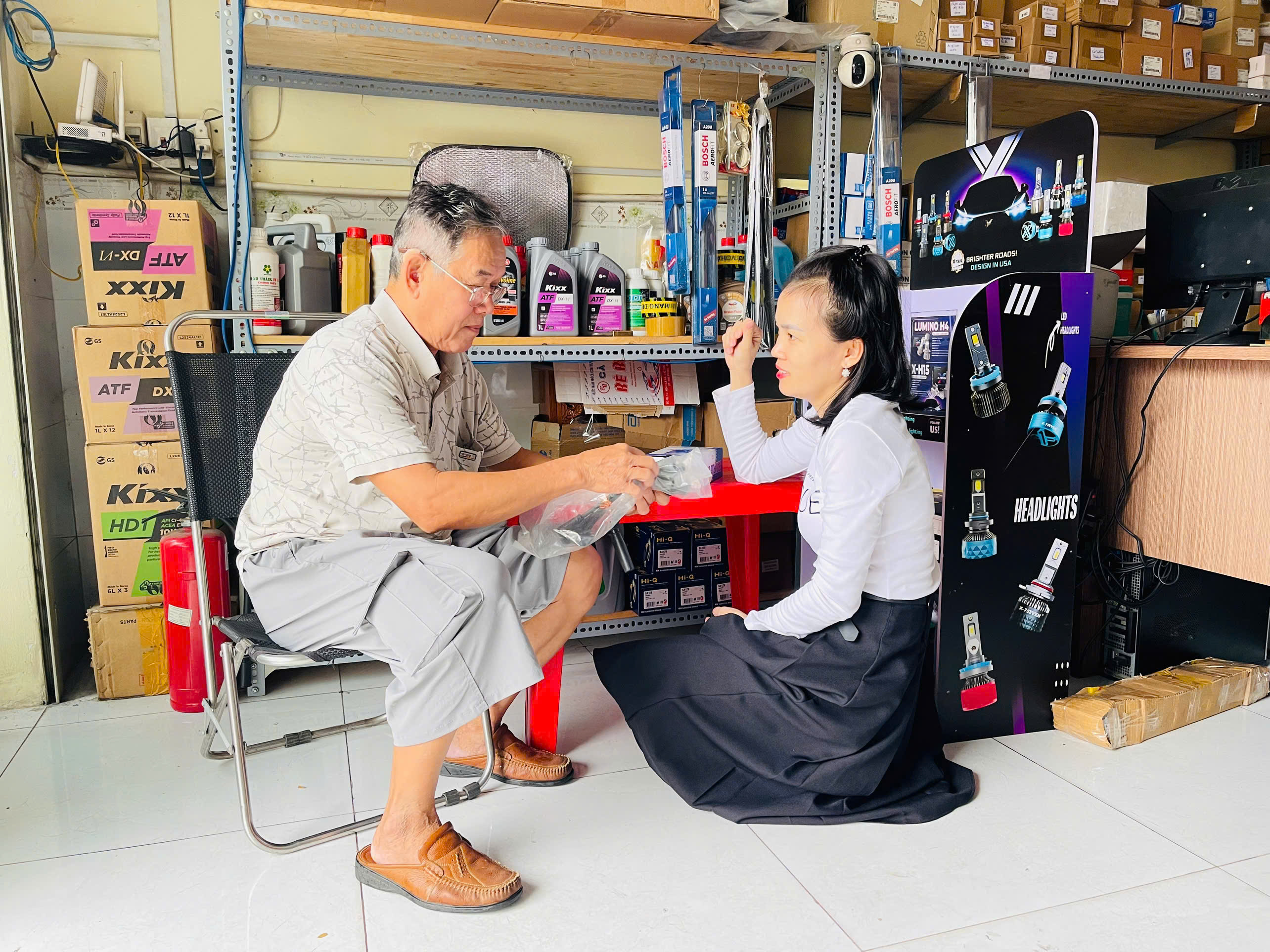 nhân viên hỗ trợ tư vấn nhiệt tình, tận tình nhân viên hỗ trợ tư vấn nhiệt tình, tận tình