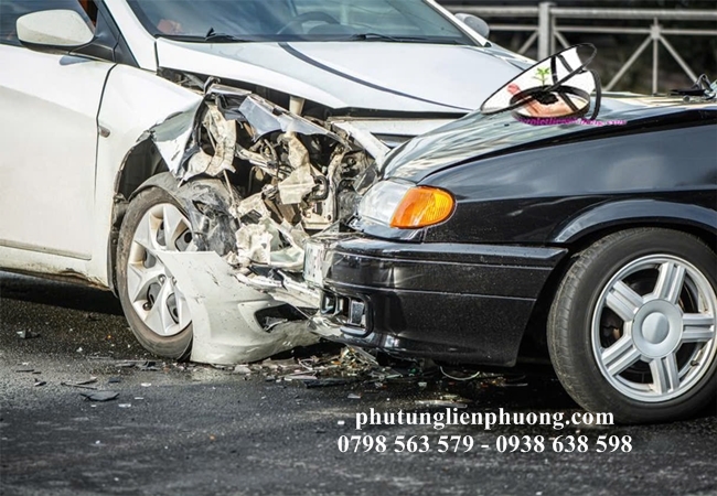 sử dụng phụ tùng ô tô kém chất lượng rất dễ gây ra tai nạn sử dụng phụ tùng ô tô kém chất lượng rất dễ gây ra tai nạn