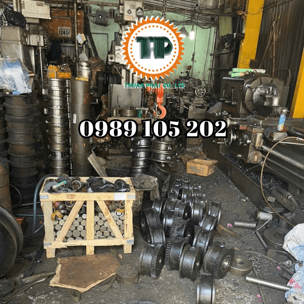 Bánh xe dầm biên cầu trục Bánh xe dầm biên cầu trục