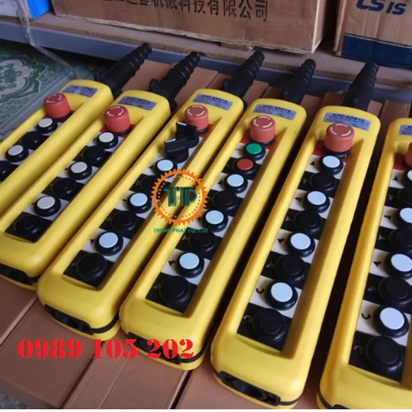 Tay bấm điều khiển cầu trục HY1022 