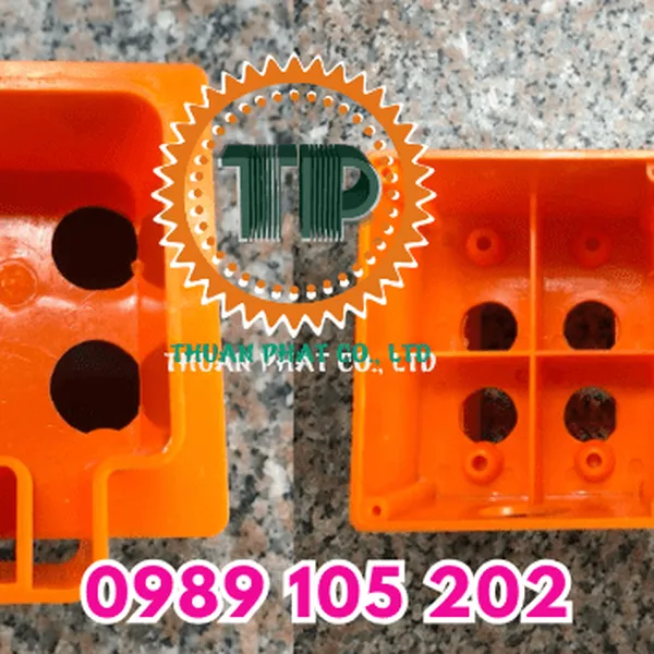 Hộp nối nguồn ray hộp kín