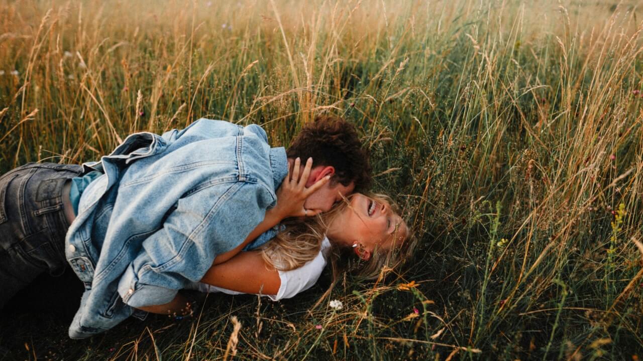 Quan hệ với bạn tình Quan hệ với bạn tình