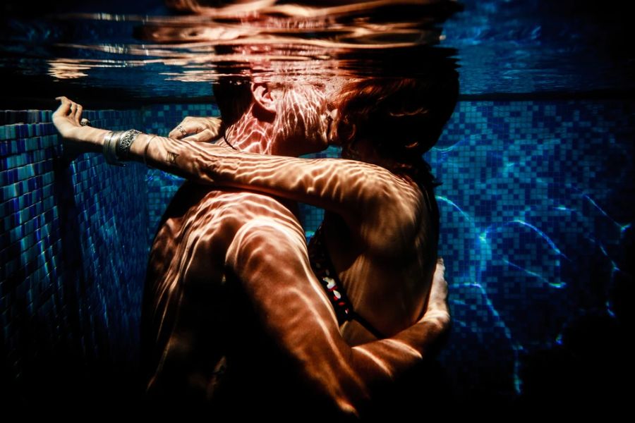 Quan hệ tình dục dưới nước có thể mang lại cảm giác mới mẻ và kích thích cho các cặp đôi - Mr1985 Quan hệ tình dục dưới nước có thể mang lại cảm giác mới mẻ và kích thích cho các cặp đôi - Mr1985