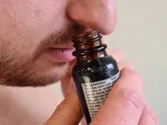 Tại sao hít poppers có thể gây khó chịu ở mũi? Cách sử dụng đúng để an toàn và thoải mái - Mr1985