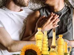 Có nên dùng dầu ăn để quan hệ - Mr1985