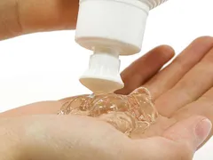 Khi quan hệ không sử dụng gel bôi trơn có được không?