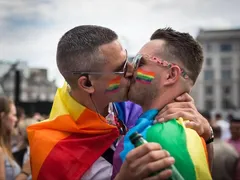 Top, Bot Là Gì? Tìm Hiểu Vai Trò Trong Cộng Đồng LGBT - Mr1985
