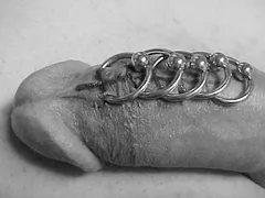 Xỏ khuyên cậu nhỏ có sao không? Xỏ khuyên có tác dụng gì?