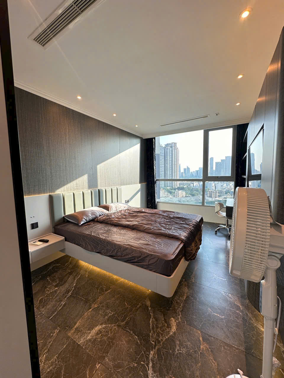 Căn hộ 3PN tầng 12 view nội khu tại Vinhomes Central Park – Landmark 3 Căn hộ 3PN tầng 12 view nội khu tại Vinhomes Central Park – Landmark 3