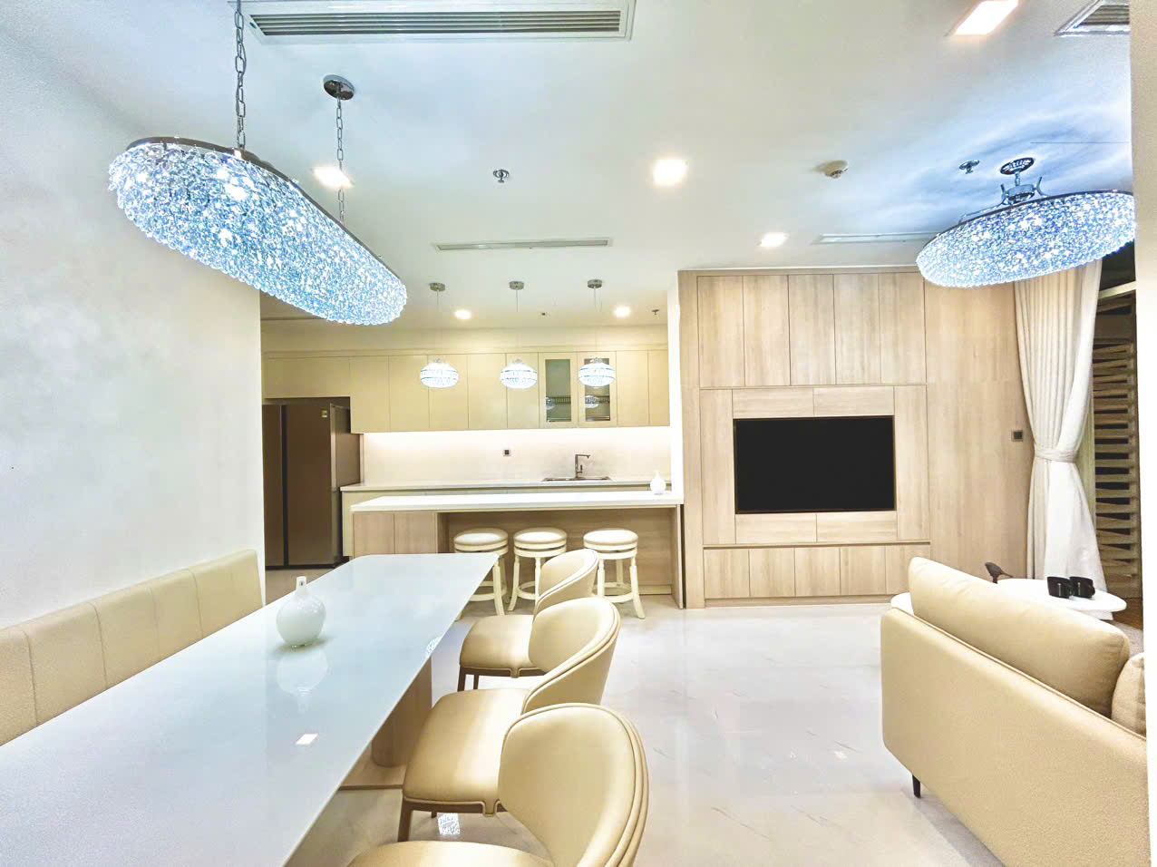 Bán căn hộ Vinhomes Central Park P3-4007 view sông, nội thất cao cấp Bán căn hộ Vinhomes Central Park P3-4007 view sông, nội thất cao cấp