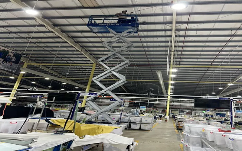 Cách vệ sinh trần nhà xưởng hiệu quả và đơn giản