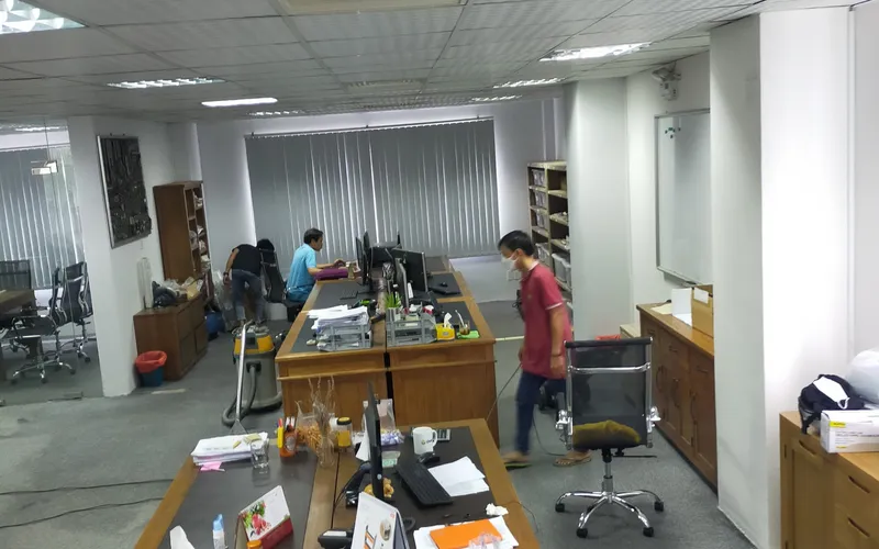 Các bước giặt ghế xoay văn phòng đúng cách: Hướng dẫn chi tiết và hiệu quả