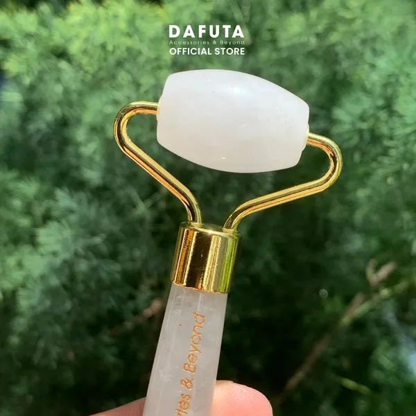 Thanh Lăn Massage Thạch Anh Trong Tự Nhiên Đạt Chuẩn PNJ Lab