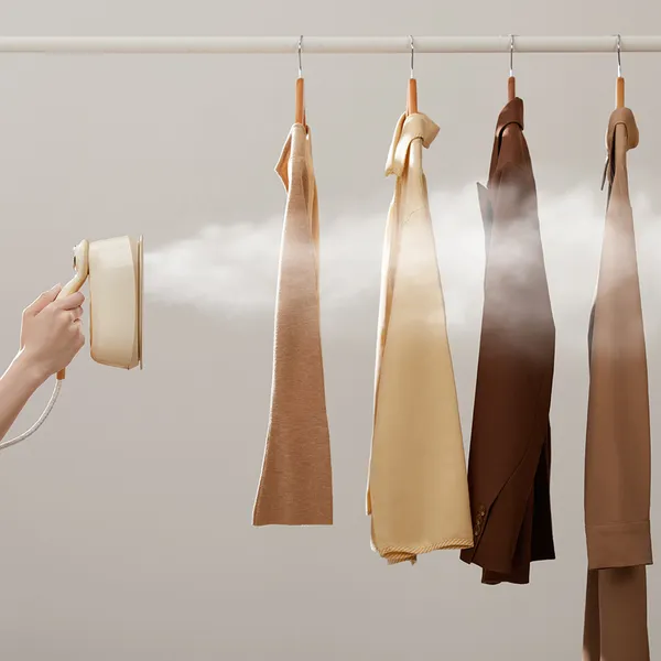 Bàn ủi hơi nước cầm tay Bear DYD-B15M5