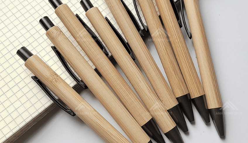 Xưởng sản xuất bút gỗ in logo theo yêu cầu giá sỉ tốt nhất 2026