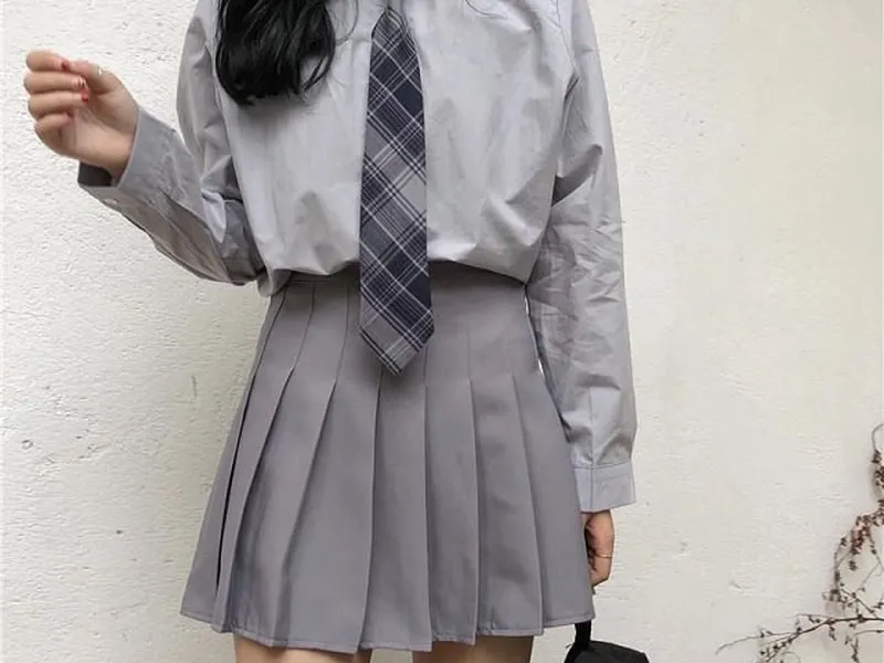 CHÂN VÁY XẾP LY DÁNG NGẮN HÀN QUỐC (GHI XÁM)