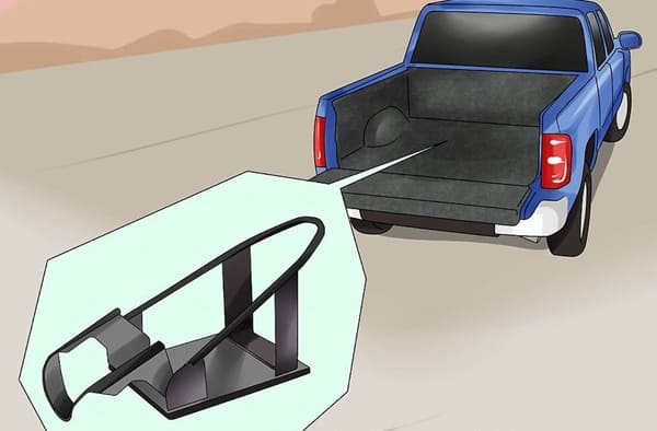 Cách chở xe máy trên xe bán tải an toàn