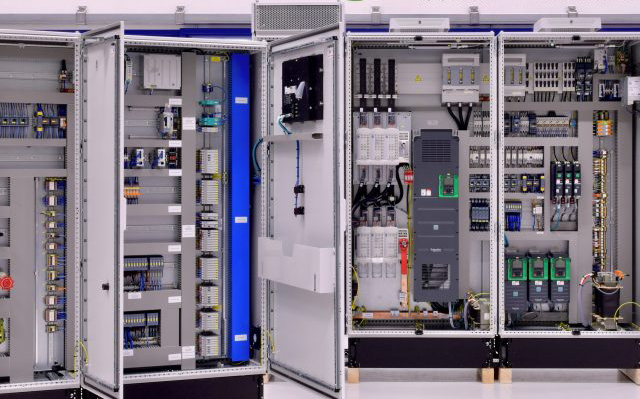 Tủ điện biến tần Minh Quyên