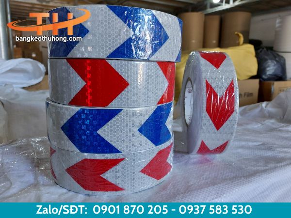 Băng keo dán nền phản quang sọc mũi tên Băng keo dán nền phản quang sọc mũi tên