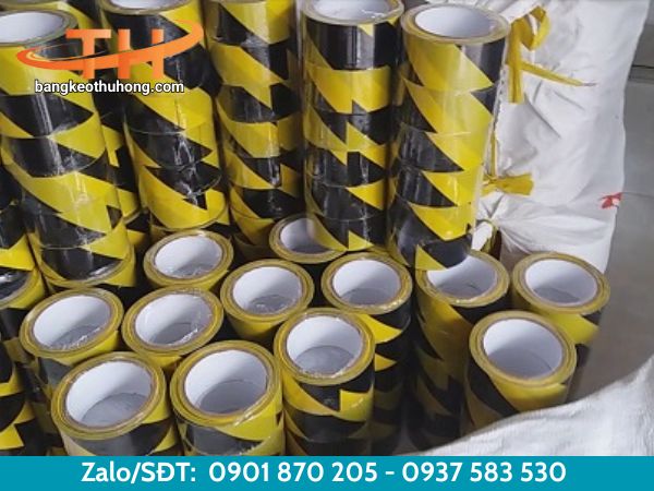 Băng keo dán nền sọc vàng đen Băng keo dán nền sọc vàng đen