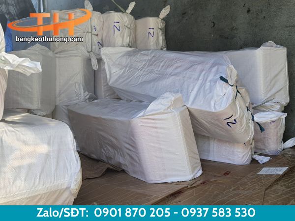 Băng keo trong hàng sẵn kho sẵn sàng giao ngay cho khách Băng keo trong hàng sẵn kho sẵn sàng giao ngay cho khách