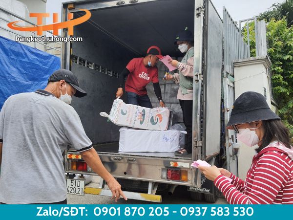 Giao hàng băng keo simili cho khách ở TPHCM Giao hàng băng keo simili cho khách ở TPHCM