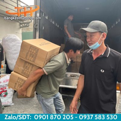 Giao hàng màng PE số lượng 100 thùng Giao hàng màng PE số lượng 100 thùng