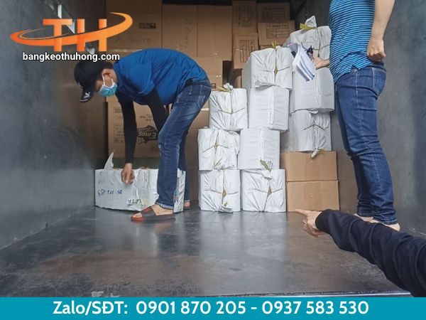 Lên hàng giao băng keo ma thuật cho khách Lên hàng giao băng keo ma thuật cho khách