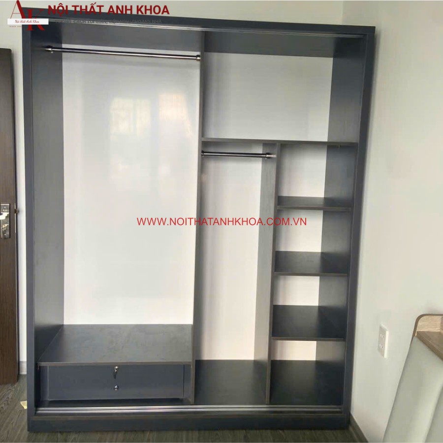 Không gian bên trong của tủ quần áo cửa lùa Không gian bên trong của tủ quần áo cửa lùa