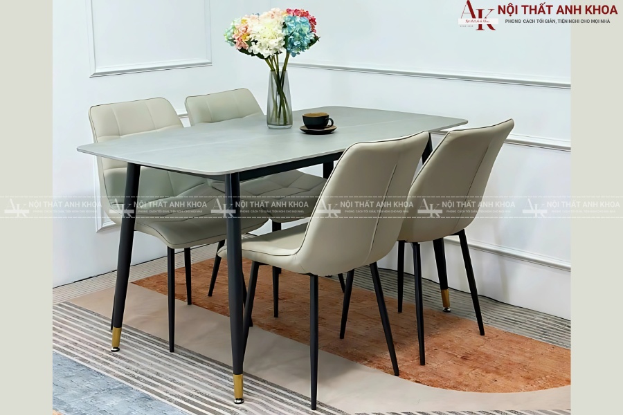 Bàn ăn mặt đá 4 ghế - Vẻ đẹp tinh tế cho không gian sống Bàn ăn mặt đá 4 ghế - Vẻ đẹp tinh tế cho không gian sống