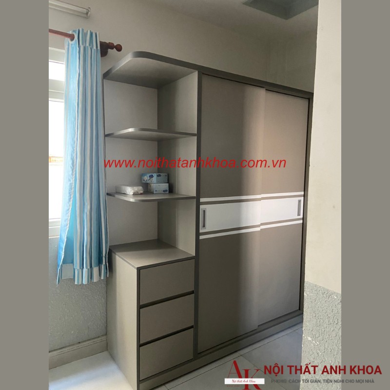 Tủ Quần Áo Cửa Lùa Phối Sọc Trắng Có Kệ Cao Cấp Hiện Đại Tủ Quần Áo Cửa Lùa Phối Sọc Trắng Có Kệ Cao Cấp Hiện Đại