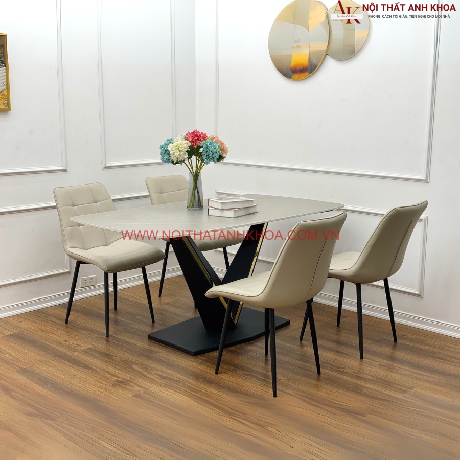 Bàn ăn 4 người tiện lợi màu kem Bàn ăn 4 người tiện lợi màu kem