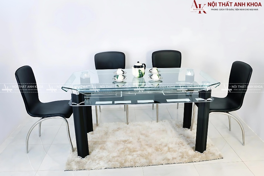Bộ bàn ăn oval mặt kính cường lực - Nhẹ nhàng và tinh tế Bộ bàn ăn oval mặt kính cường lực - Nhẹ nhàng và tinh tế