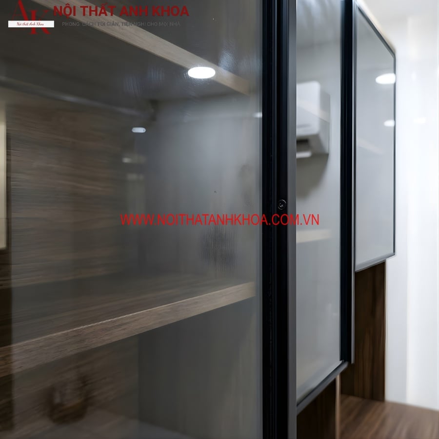 Cánh kính khung nhôm Xingfa của bàn học sinh 2 bé Cánh kính khung nhôm Xingfa của bàn học sinh 2 bé