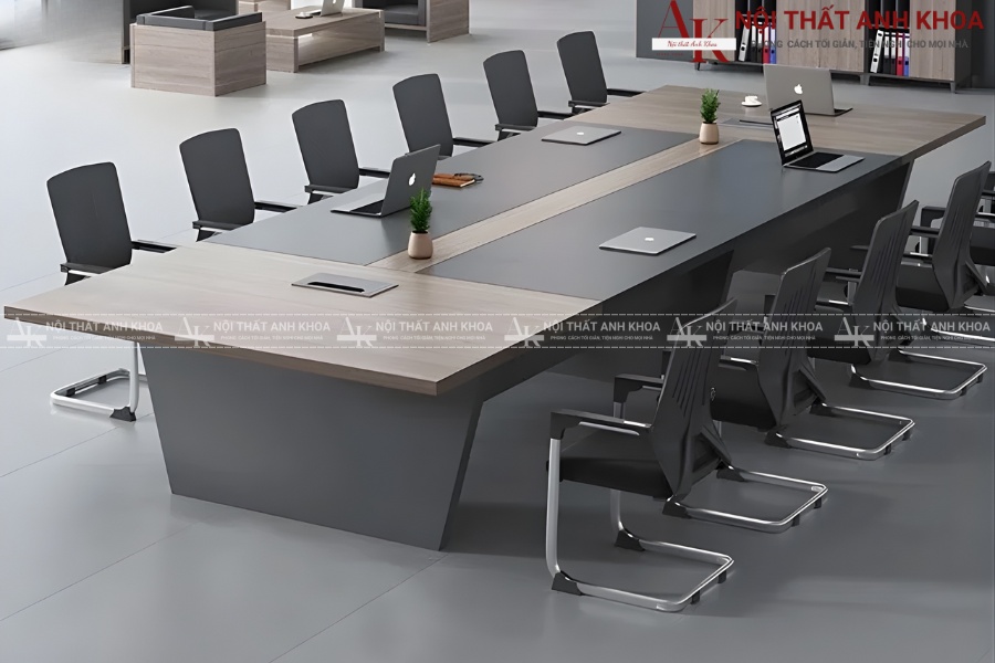 Bàn họp chân sắt hình chữ nhật - Thiết kế chuẩn cho phòng họp Bàn họp chân sắt hình chữ nhật - Thiết kế chuẩn cho phòng họp