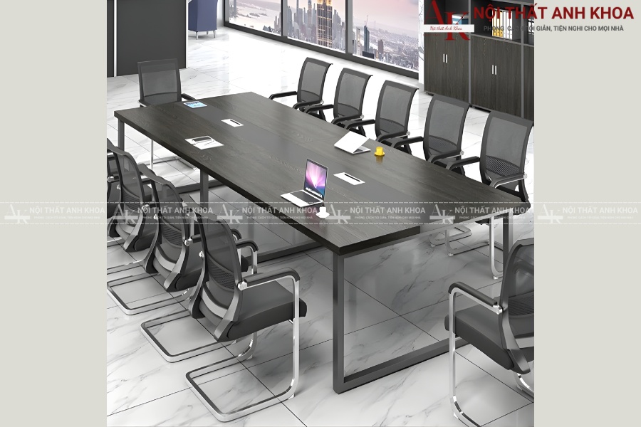 Bàn họp chân sắt hiện đại - Tối ưu không gian làm việc Bàn họp chân sắt hiện đại - Tối ưu không gian làm việc