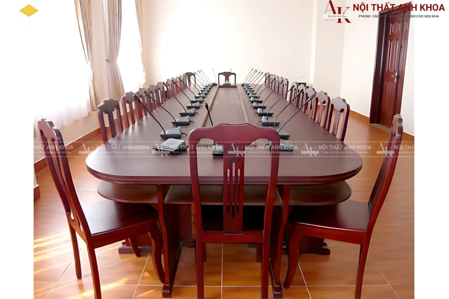 Bàn họp văn phòng gỗ tự nhiên - Thẩm mỹ, sang trọng Bàn họp văn phòng gỗ tự nhiên - Thẩm mỹ, sang trọng