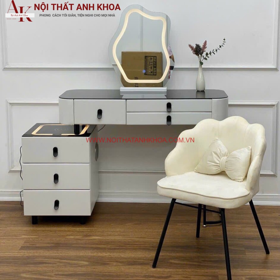 Bàn phấn nhập khẩu có gương Led thông minh Bàn phấn nhập khẩu có gương Led thông minh